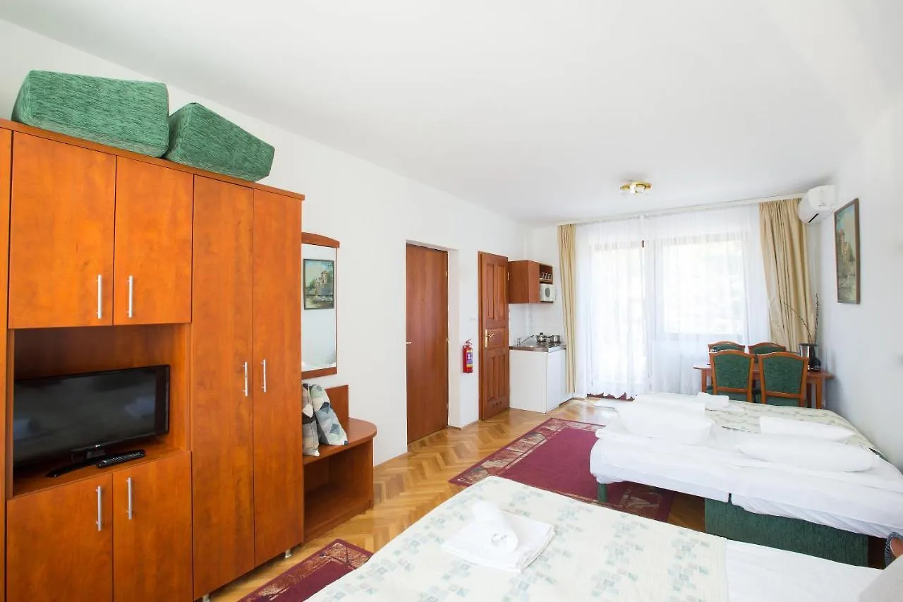 בודפשט Helios Hotel Apartments 3*,  הונגריה