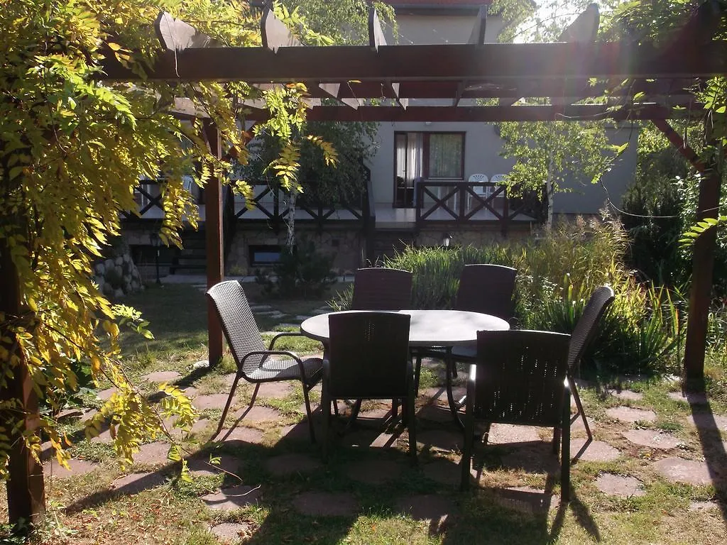 Helios Hotel Apartments Budapest 3*,