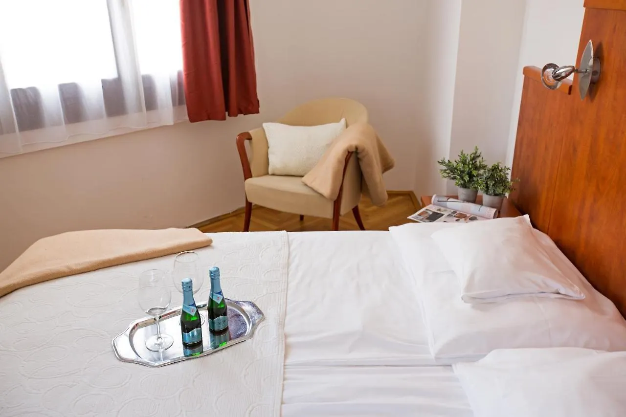Helios Hotel Apartments Budapest 3*,  Ungarn